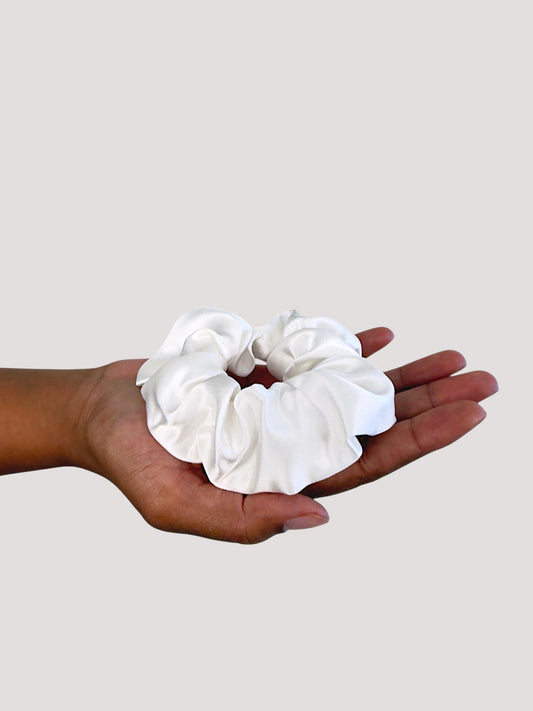 Pure Seiden Scrunchie bestickt - you're enough.