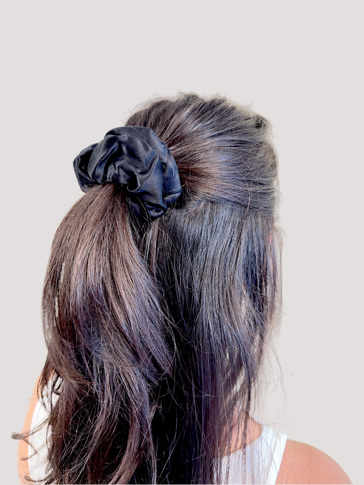 Noir Seiden Scrunchie