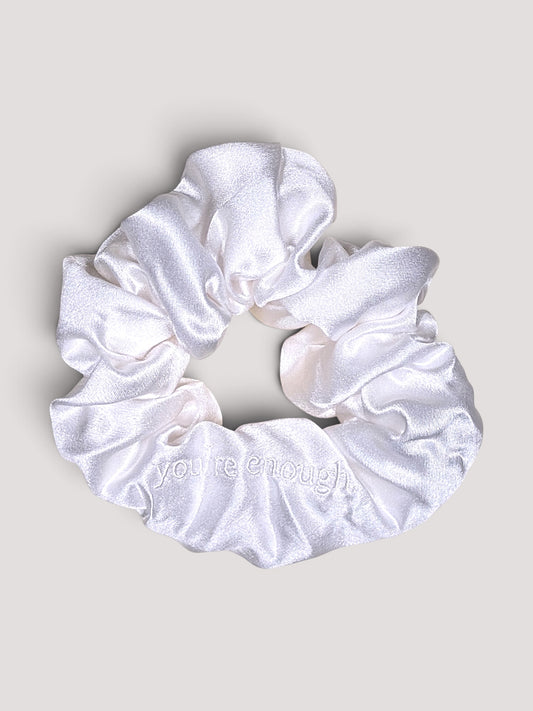 Pure Seiden Scrunchie bestickt - you're enough.