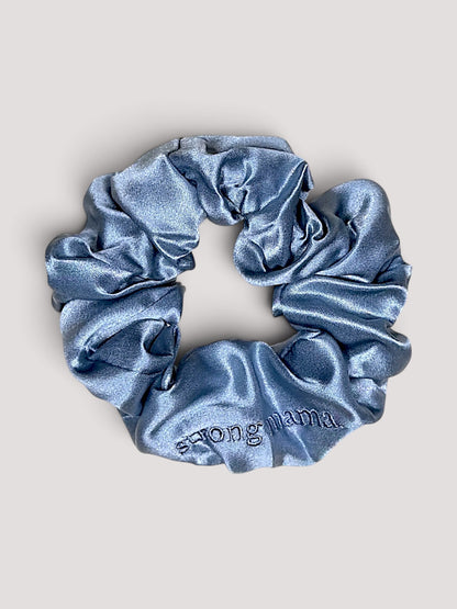 Haze Seiden Scrunchie bestickt - strong mama.
